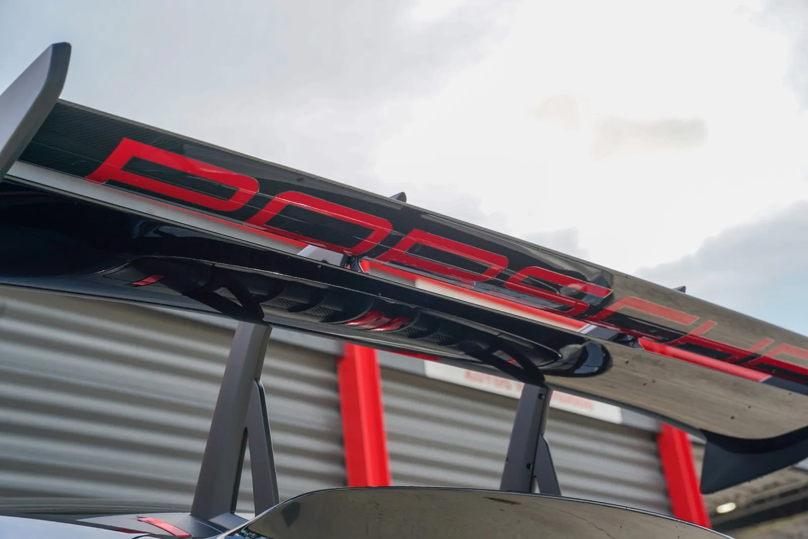 2025 Porsche 911 GT3 RS - Photo 26