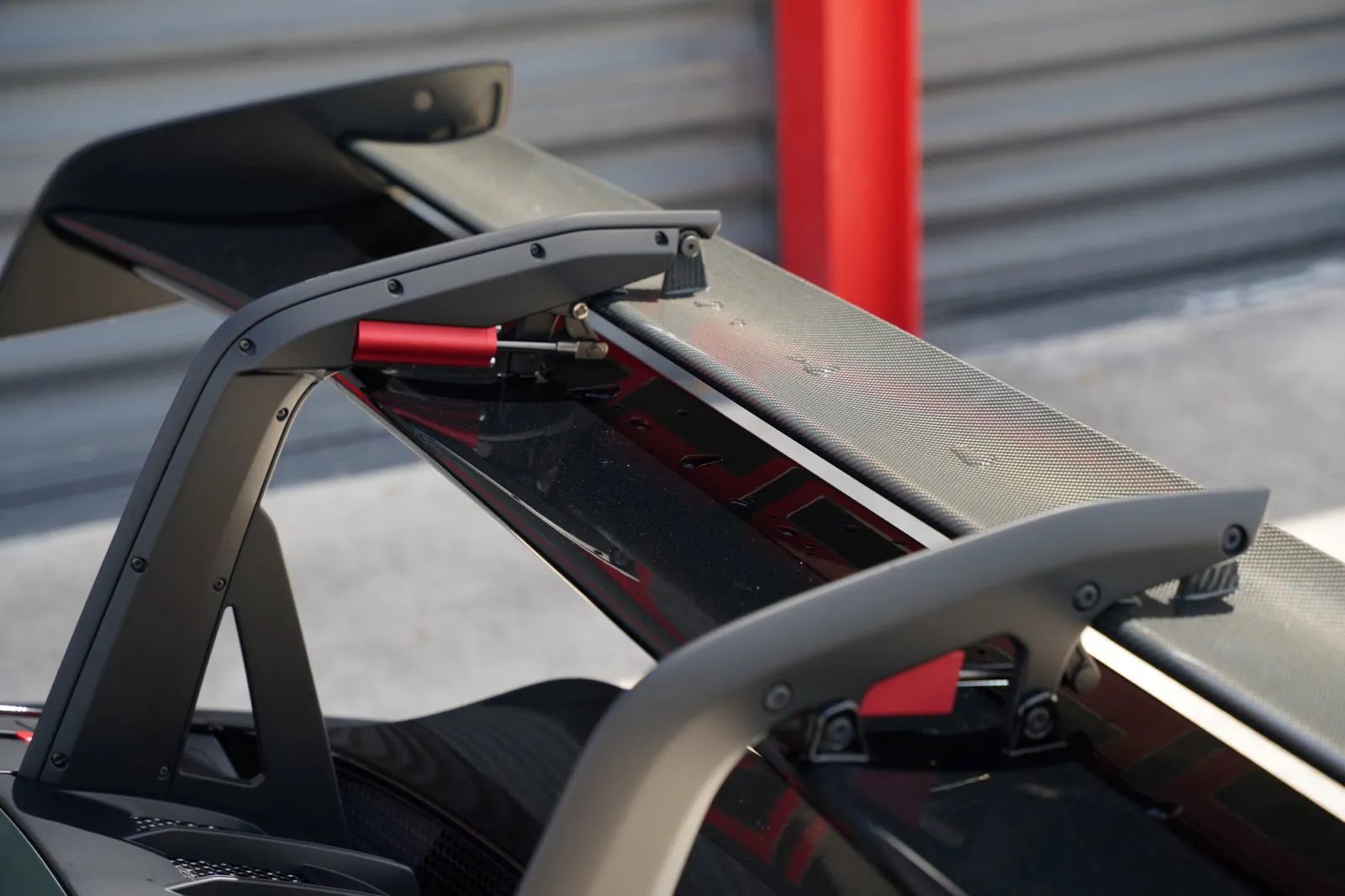 2025 Porsche 911 GT3 RS - Photo 17