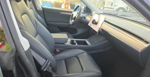 More photos of 2024 Tesla Model Y Long Range at Gravity Autos Hollywood, FL