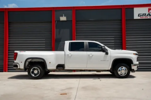 More photos of 2024 Chevrolet Silverado 3500HD LT at Gravity Autos Hollywood, FL