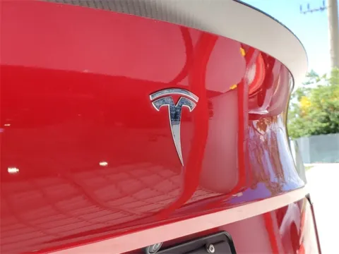 More photos of 2022 Tesla Model Y Performance at Gravity Autos Hollywood, FL