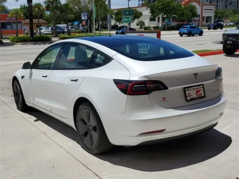 More photos of 2022 Tesla Model 3 Long Range at Gravity Autos Hollywood, FL