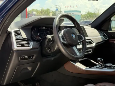 Another view of 2021 BMW X5 sDrive40i for sale in Hollywood, FL at Gravity Autos Hollywood