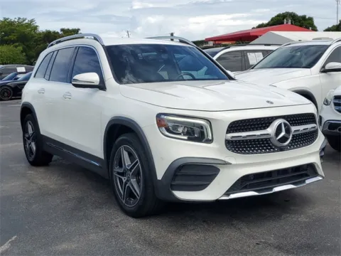 Photos of 2021 Mercedes-Benz GLB 250 for sale in Hollywood, FL at Gravity Autos Hollywood