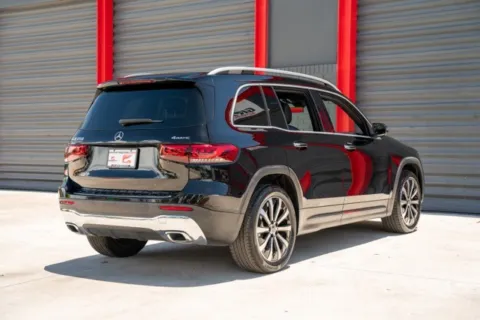 Photos of 2022 Mercedes-Benz GLB 250 for sale in Hollywood, FL at Gravity Autos Hollywood