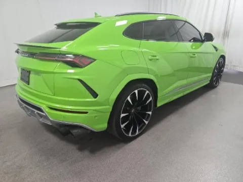 Photos of 2021 Lamborghini Urus for sale in Hollywood, FL at Gravity Autos Hollywood