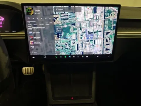 More photos of 2022 Tesla Model S Plaid at Gravity Autos Hollywood, FL