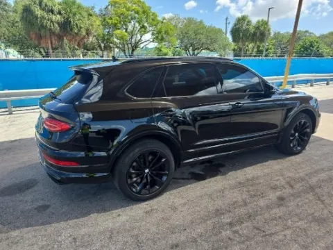 Photos of 2021 Bentley Bentayga V8 for sale in Hollywood, FL at Gravity Autos Hollywood