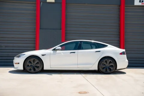 More photos of 2022 Tesla Model S at Gravity Autos Hollywood, FL