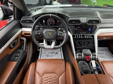 Another view of 2019 Lamborghini Urus for sale in Hollywood, FL at Gravity Autos Hollywood