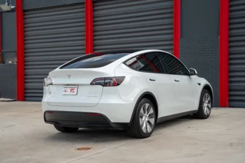 More photos of 2022 Tesla Model Y Long Range at Gravity Autos Hollywood, FL