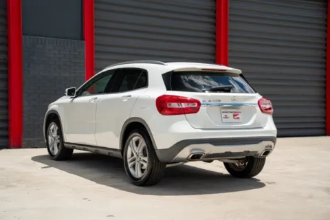 Photos of 2020 Mercedes-Benz GLA 250 for sale in Hollywood, FL at Gravity Autos Hollywood