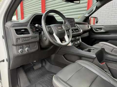Another view of 2021 GMC Yukon XL SLT for sale in Hollywood, FL at Gravity Autos Hollywood