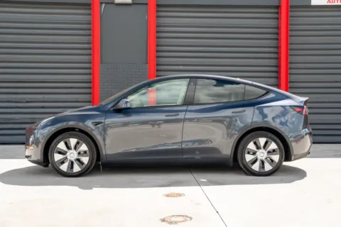 More photos of 2022 Tesla Model Y Long Range at Gravity Autos Hollywood, FL