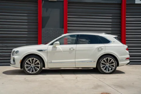Photos of 2021 Bentley Bentayga V8 for sale in Hollywood, FL at Gravity Autos Hollywood