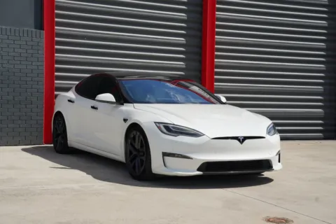 More photos of 2022 Tesla Model S Plaid at Gravity Autos Hollywood, FL