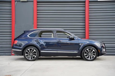 Photos of 2020 Bentley Bentayga Hybrid for sale in Hollywood, FL at Gravity Autos Hollywood