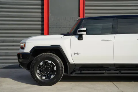 More photos of 2023 GMC Hummer EV Pickup 3X at Gravity Autos Hollywood, FL