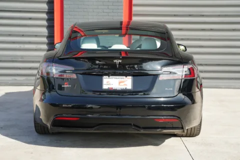 More photos of 2022 Tesla Model S Plaid at Gravity Autos Hollywood, FL