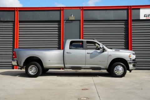 More photos of 2024 Ram 3500 Laramie at Gravity Autos Hollywood, FL