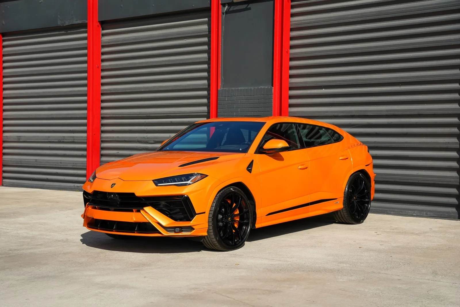 2023 Lamborghini Urus S's photo