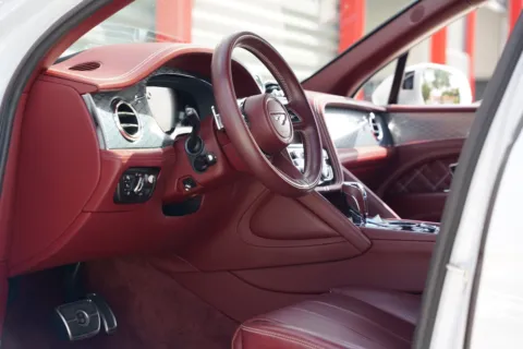 Another view of 2021 Bentley Bentayga V8 for sale in Hollywood, FL at Gravity Autos Hollywood