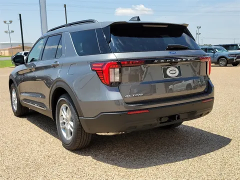 More photos of 2025 Ford Explorer Active at Brownfield Ford, TX
