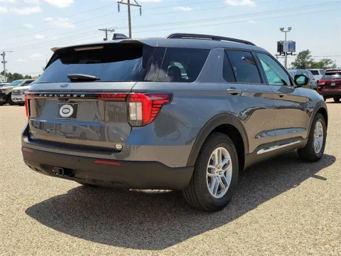 More photos of 2025 Ford Explorer Active at Brownfield Ford, TX