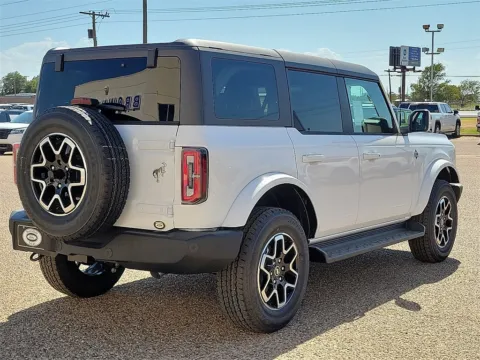 More photos of 2025 Ford Bronco Outer Banks at Brownfield Ford, TX
