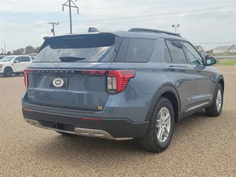 More photos of 2025 Ford Explorer Active at Brownfield Ford, TX