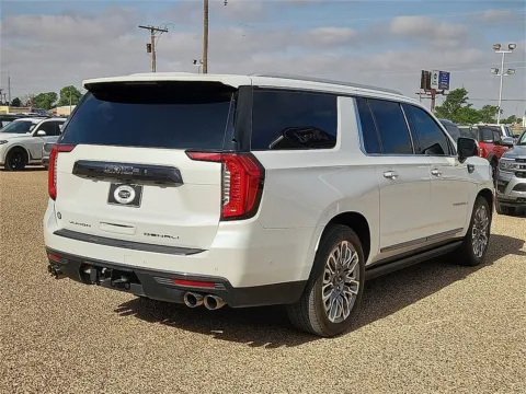 More photos of 2023 GMC Yukon XL Denali Ultimate at Brownfield Ford, TX