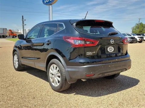 More photos of 2020 Nissan Rogue Sport S at Brownfield Ford, TX