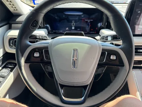 More photos of 2025 Lincoln Aviator Reserve at Brownfield Ford, TX