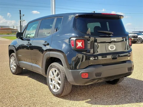 More photos of 2023 Jeep Renegade Latitude at Brownfield Ford, TX
