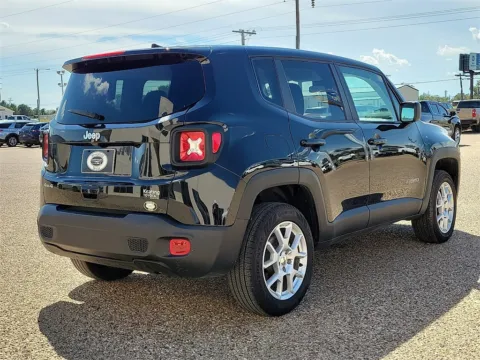 More photos of 2023 Jeep Renegade Latitude at Brownfield Ford, TX
