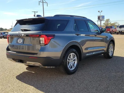 More photos of 2025 Ford Explorer Active at Brownfield Ford, TX