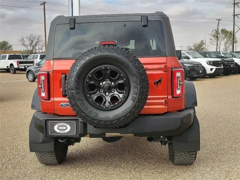 More photos of 2024 Ford Bronco Wildtrak at Brownfield CDJR, TX