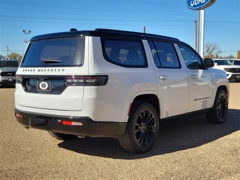 More photos of 2024 Jeep Grand Wagoneer Series II at Brownfield CDJR, TX