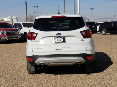 More photos of 2019 Ford Escape SE at Brownfield CDJR, TX