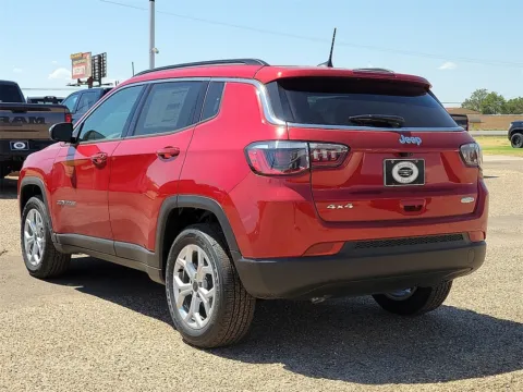 More photos of 2025 Jeep Compass Latitude at Brownfield CDJR, TX