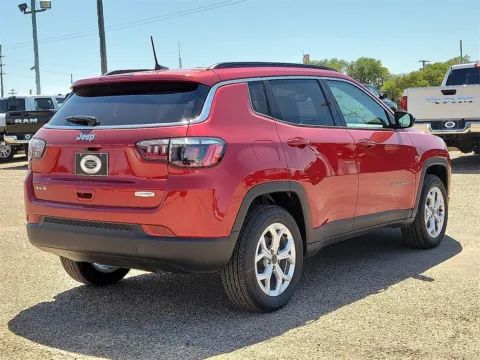 More photos of 2025 Jeep Compass Latitude at Brownfield CDJR, TX