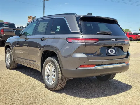 More photos of 2025 Jeep Grand Cherokee Altitude X at Brownfield CDJR, TX