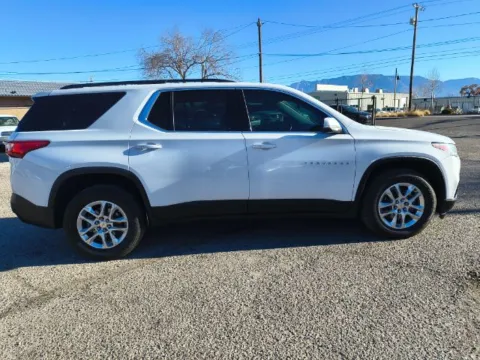 More photos of 2021 Chevrolet Traverse AWD LT Cloth at Access Auto LLC, NM