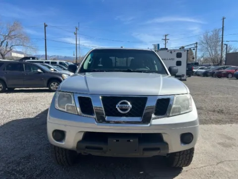 Silver 2014 Nissan Frontier SV for sale in Albuquerque, NM