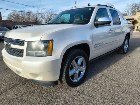 White 2011 Chevrolet Avalanche 1500 LTZ for sale in Albuquerque, NM