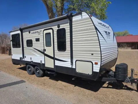 More photos of 2018 Keystone Hideout M-202 LHS at Access Auto LLC, NM