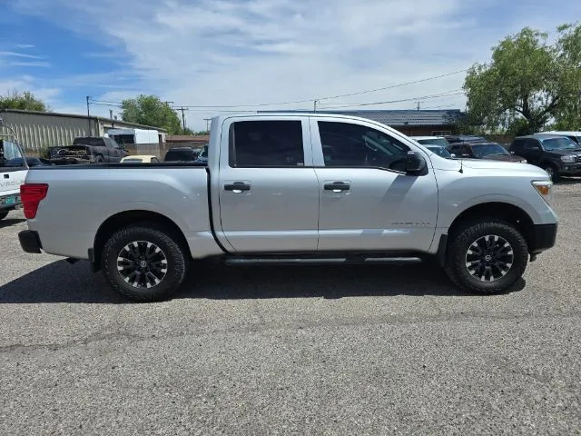 Nissan Titan photo 7