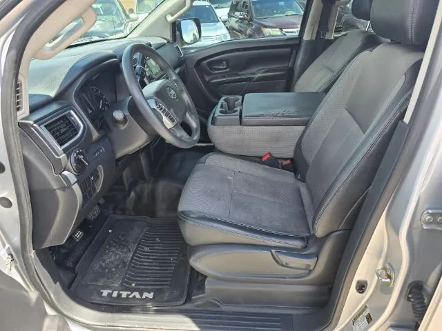 Nissan Titan photo 8