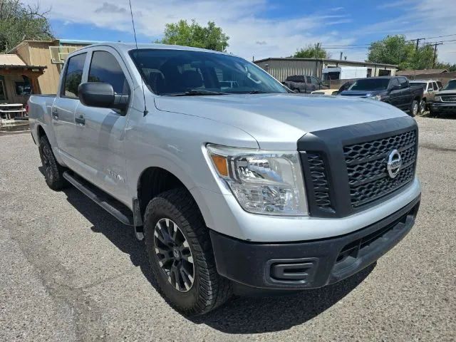 Nissan Titan photo 6