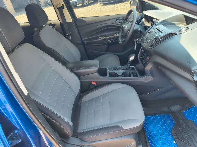 Ford Escape photo 9